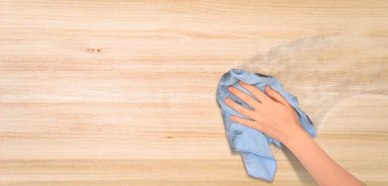 Microfibre cloth wiping